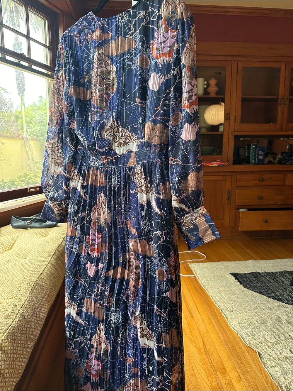 Scotch & Soda Navy Floral-Abstract Long Sleeve Maxi Dress - Picture 4 of 10